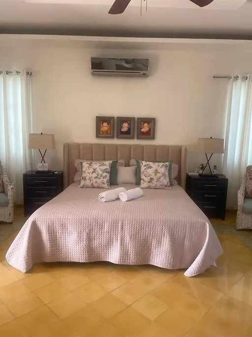 Villa Rosa: Modern Colonial Home With Pool Juan Dolio