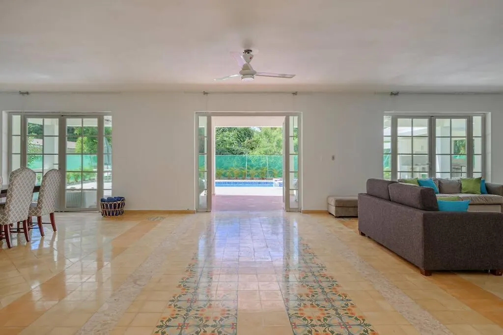 Villa Rosa: Modern Colonial Home With Pool Juan Dolio