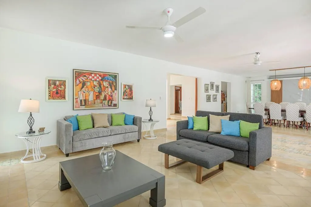 Villa Rosa: Modern Colonial Home With Pool Juan Dolio